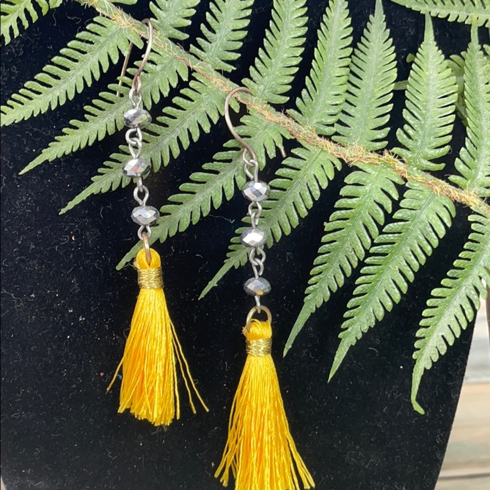 ⭐️🌸Adorned Crown assemblage yellow tassel earrings